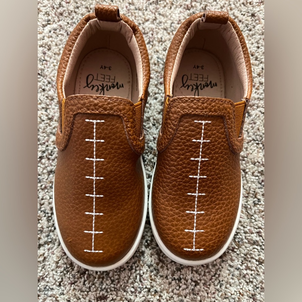 Monkey Feet Football Slipons, Size 3/4Y